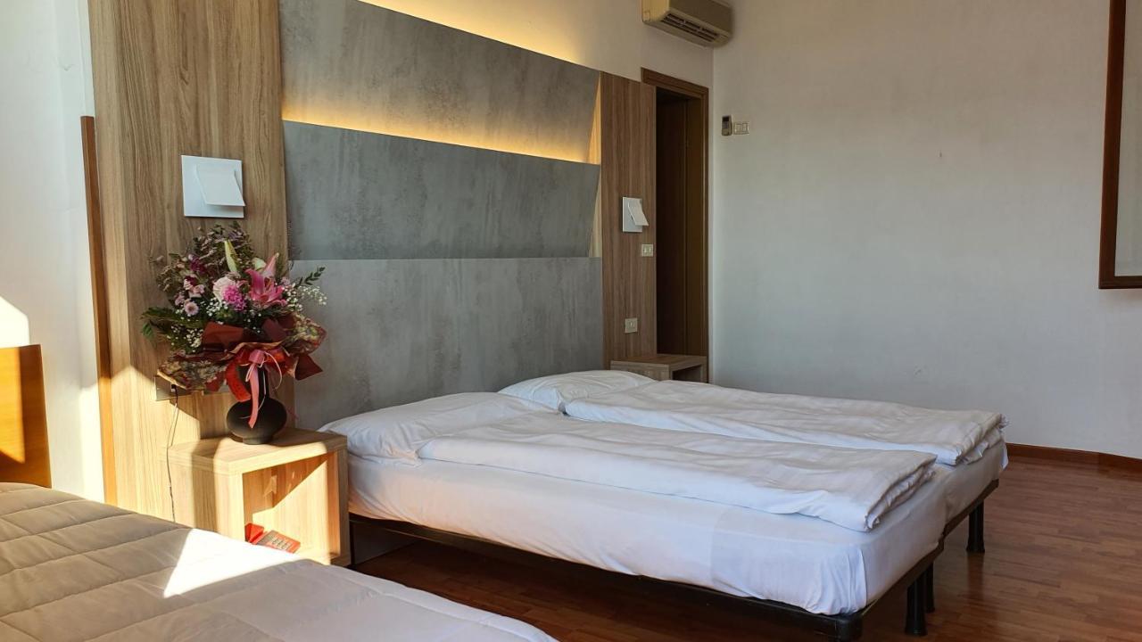 ברנצונה סול גארדה Hotel Merano מראה חיצוני תמונה