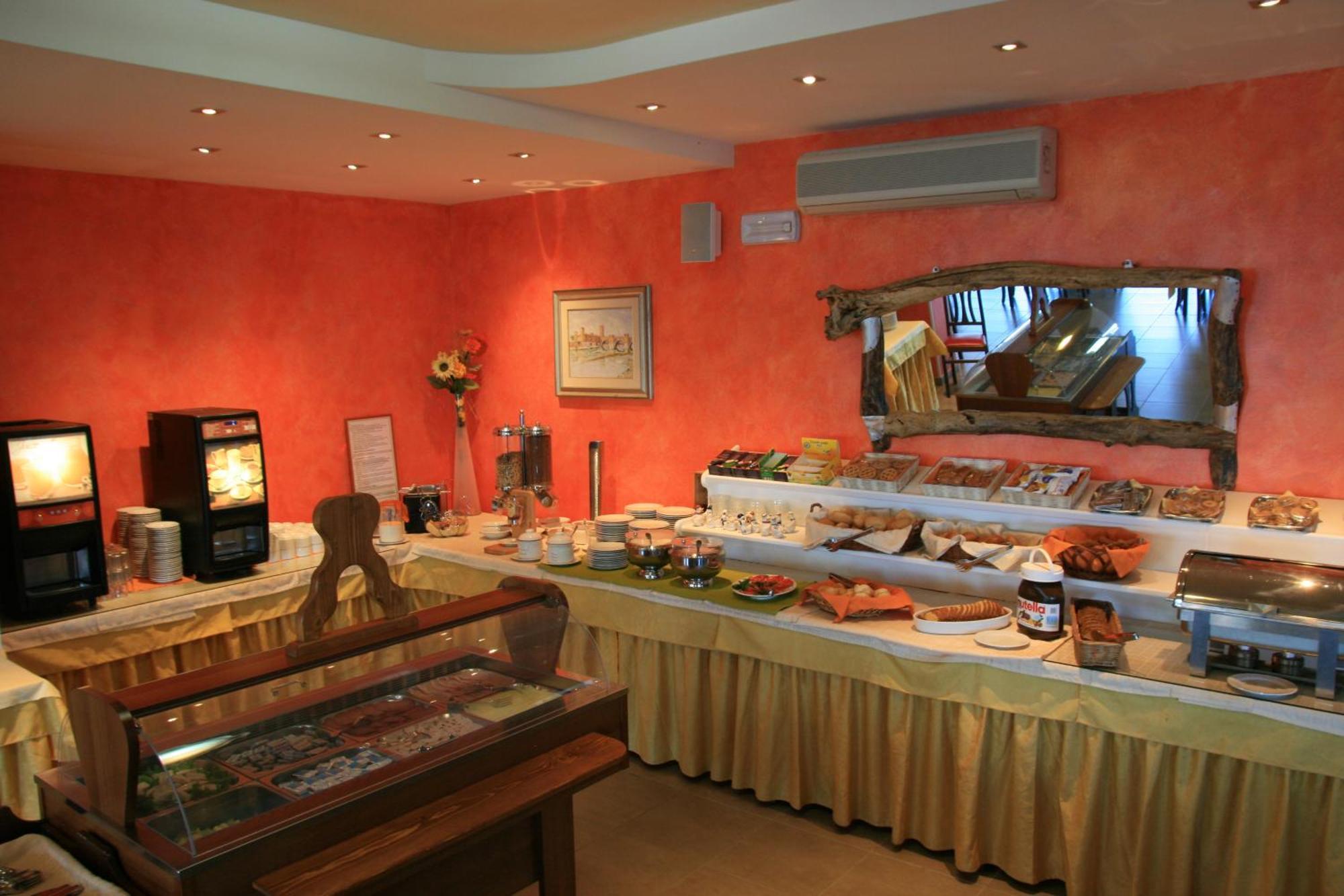 ברנצונה סול גארדה Hotel Merano מראה חיצוני תמונה
